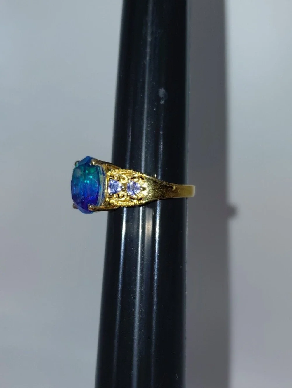 N/A gold colored